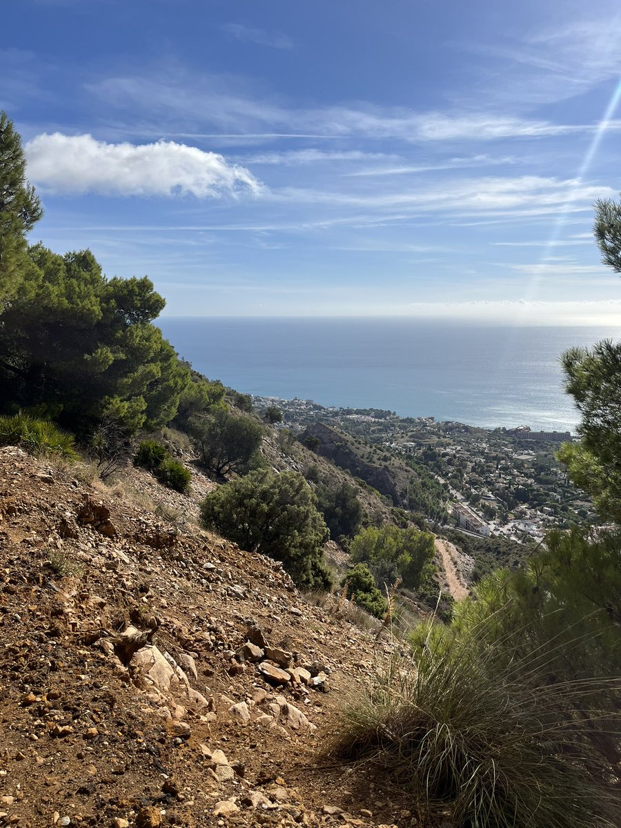 Qué afortunados somos y qué poco lo valoramos. 
PR-A 58: Sendero Mina de la Trinidad.