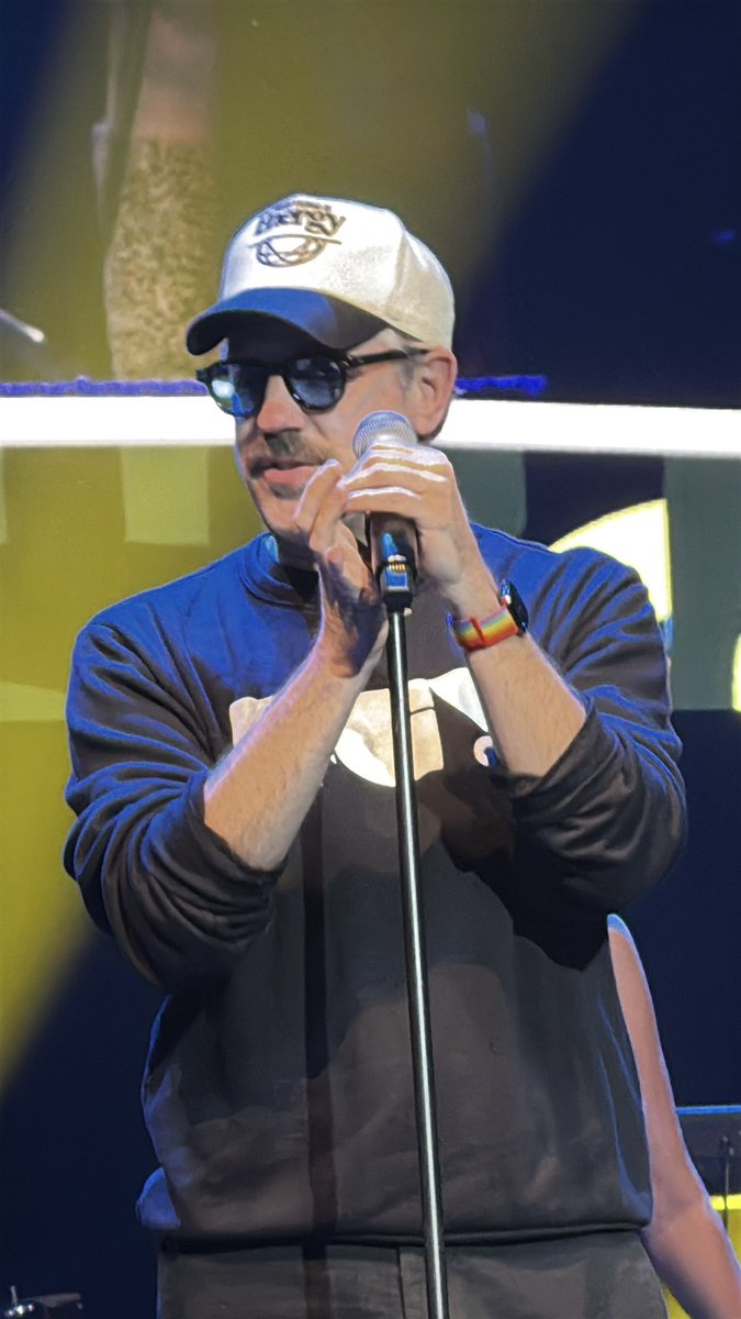 TCIndependent's tweet image. Have to admit, Ted is a great emcee for these charity functions.

( no he was not distracted by those arms, why would you think that? )