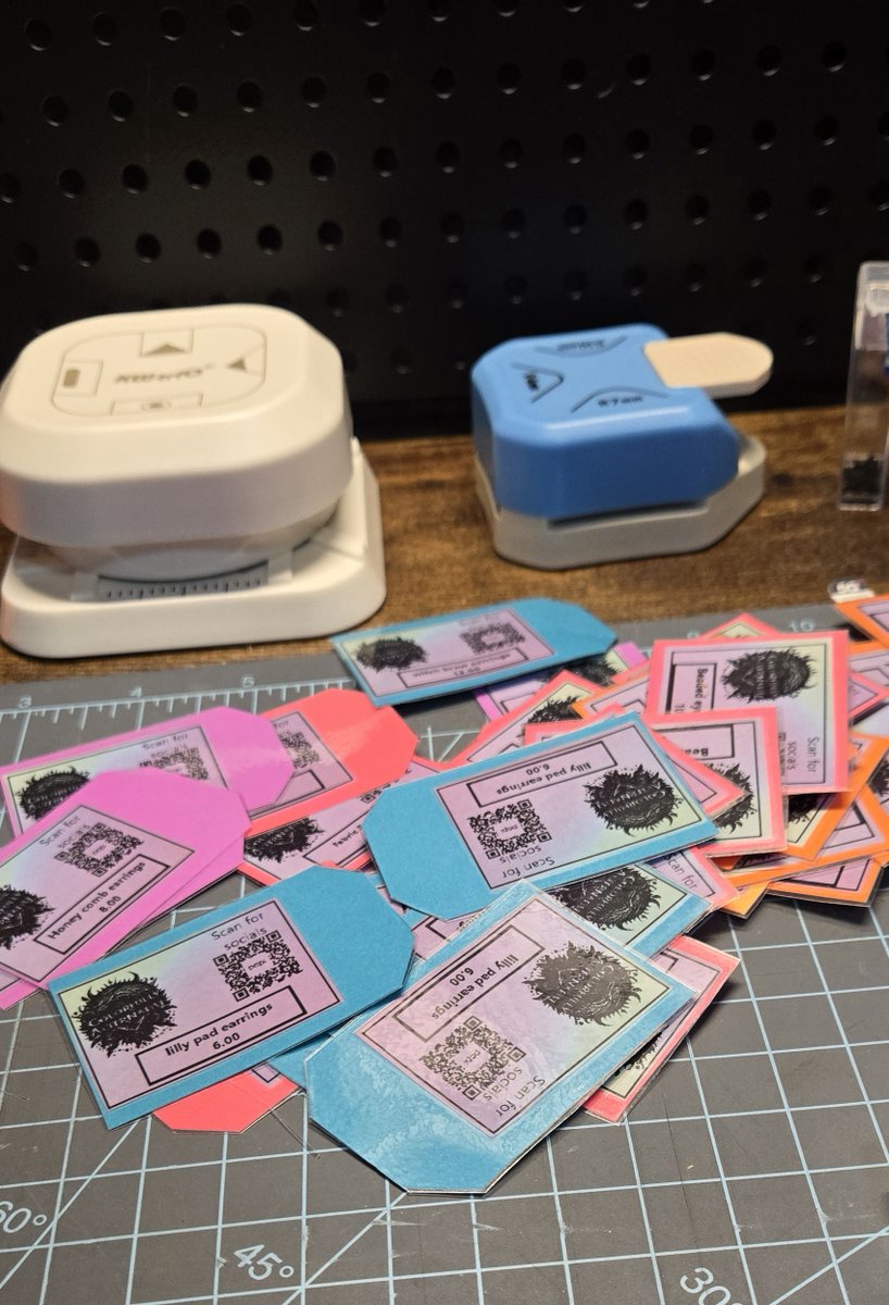ColorfullyAlt's tweet photo. Last week I had a cold so unfortunately I did not get a lot done. But I am back in full swing now! I started making new tags for craft shows and I am loving how these turned out and are looking more professional. https://t.co/UqtaXqoTDn