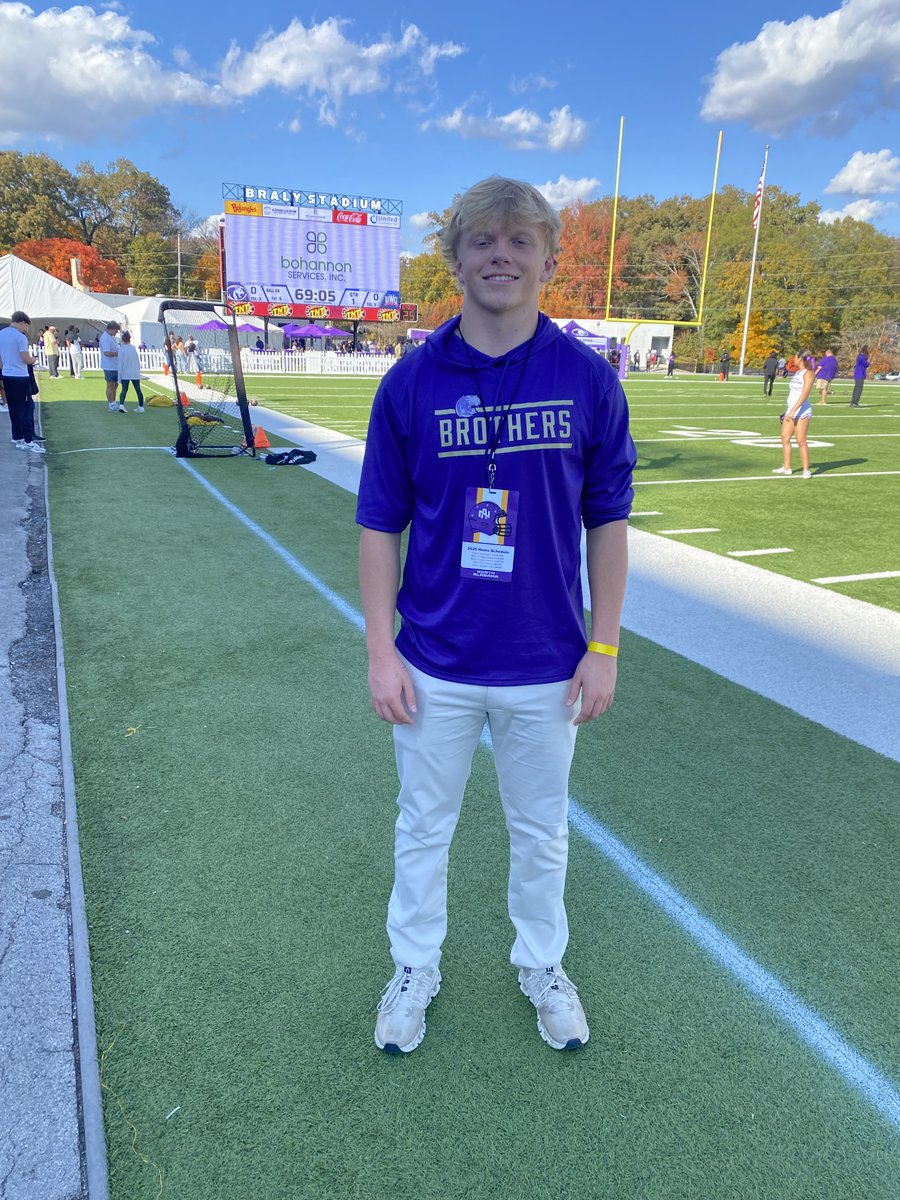 DockeryRex's tweet photo. Thank you to @CoachCruce @BrentDearmon and @UNAFootball for the invitation to the West Georgia game yesterday!  I'm also grateful to @CoachCaraboa and @cade_crowson for your time pregame talking with me.  I enjoyed visiting Florence and seeing the support for the UNA Lions.  @CBHSAthletics @CBHS_Football @ThomasMcDaniel4 @CoachCrawfordFB @CSmithScout @TnVarsity @PRCoachBailey @PRCoachBrim @CoachMoneyMitch @BallCoachHP @TNGridironBlitz @west10sports @sportszonetv1 @johnvarlas @wendellsjr_