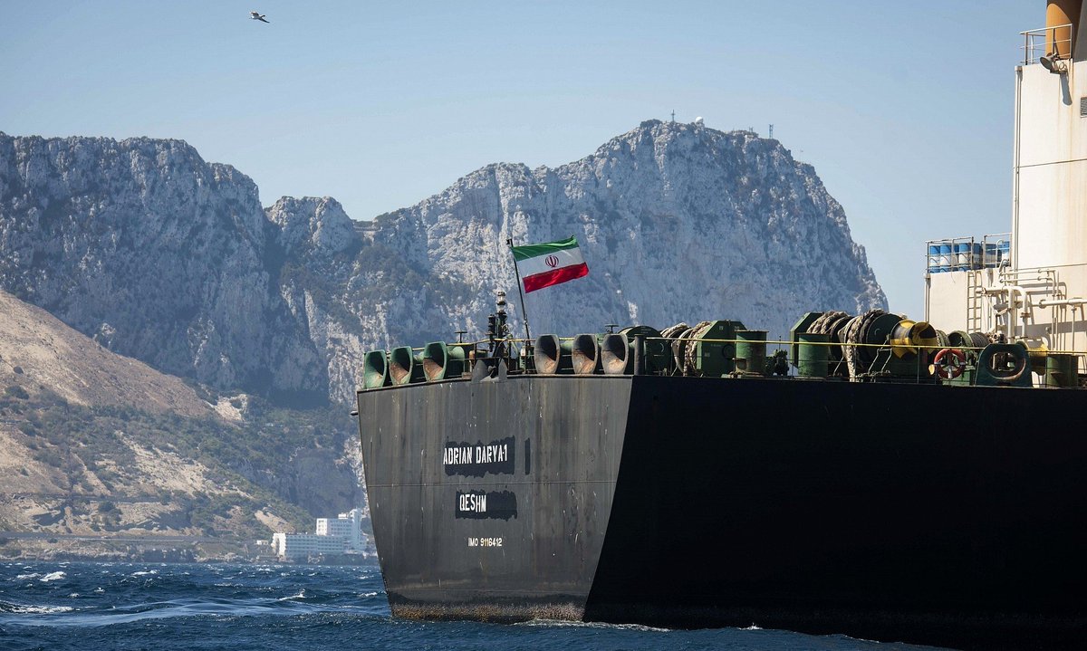 الولايات المتحدة غير قادرة على وقف صادرات النفط الإيرانية

صدرت إيران ما يقرب من 2.3 مليون برميل من النفط الخام يوميًا في أكتوبر

وقد شوهد هذا الحجم من صادرات النفط آخر مرة في عام 2018