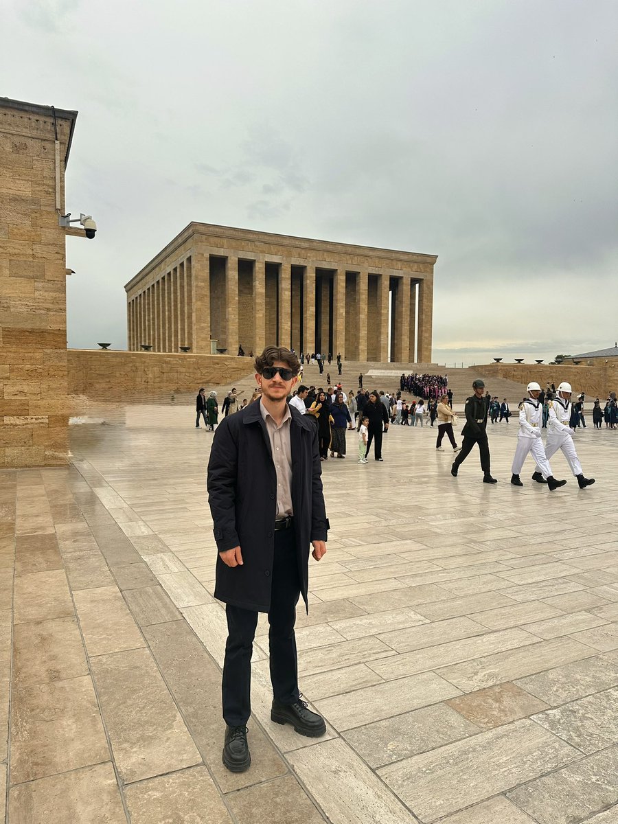 doganoguzhan41's tweet image. Sonsuza dek ♾️ 
#10kasım #hiçölmediki