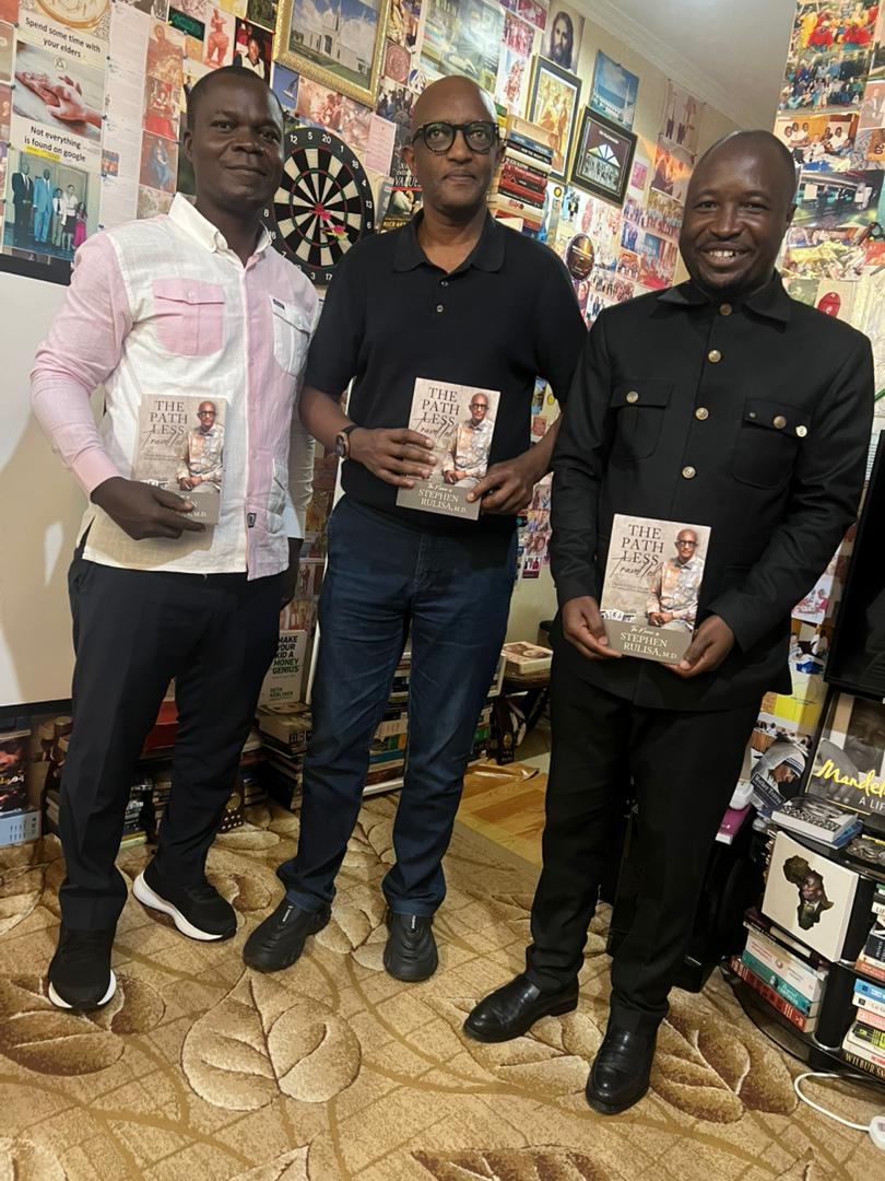 ayina_rw's tweet photo. Thank you Professor
@RulisaS for sharing your life experience in the form of philosophy and a waking up call to the African people. We recommend the path less traveled book from cattle fields to operating rooms for young people seeking to challenge their thoughts & journey from effectiveness to greatness!