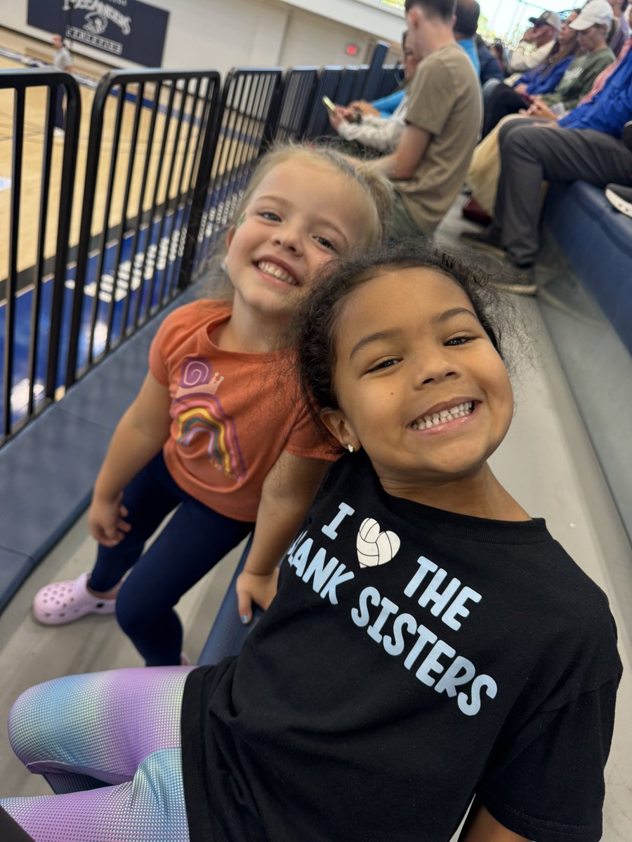 Cheering on <a href="/OliviaStringer6/">Liv Stringer</a> &amp; <a href="/BlinnVolleyball/">Blinn Volleyball</a> at the Regional Final 💙🏐 <a href="/JefferyToliver/">jtoliver</a>  <a href="/CoachLopez64/">Derek Lopez</a>