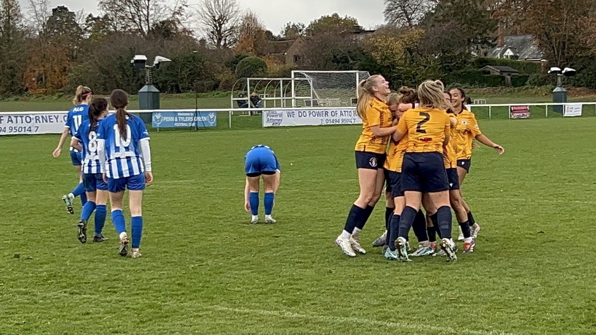 McDscrote's tweet image. Last photos of today’s #SRWFL Division 1 North match at French School Meadow. @penntgfc Ladies 0-1 @SloughTownLFC #penntgfcladies #penn #sloughtownfcladies #rebels #COYR #alltherebels #rebelsontour #rebelarmy #biggesttradingestateineurope