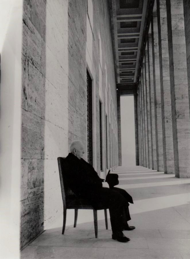 egitimvemotivas's tweet photo. İsmet İnönü: "Demek bana çok dargın değilsin."

Mustafa Kemal Atatürk: "Hayır, her şeyi unuttum. Bildiğin gibi, arkadaşım ve kardeşimsin." https://t.co/SDOjdvsv6g