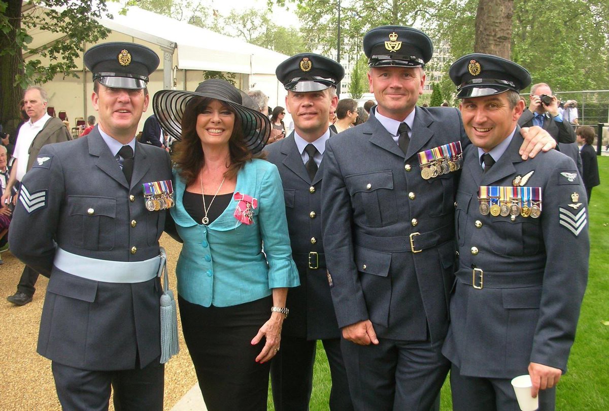 vickimichelle's tweet photo. Wonderful memories meeting veterans and members of our #ArmedForces at events including the unveiling of the Bomber Command Memorial. Heroes all #RemembranceSunday #Pathfinders @SSAFA @RAFBF #LestWeForget @RoyalAirForce #RupertNoye #JackWatson @BritishArmy @RoyalNavy #sundayvibes https://t.co/yyl2iz7oM2