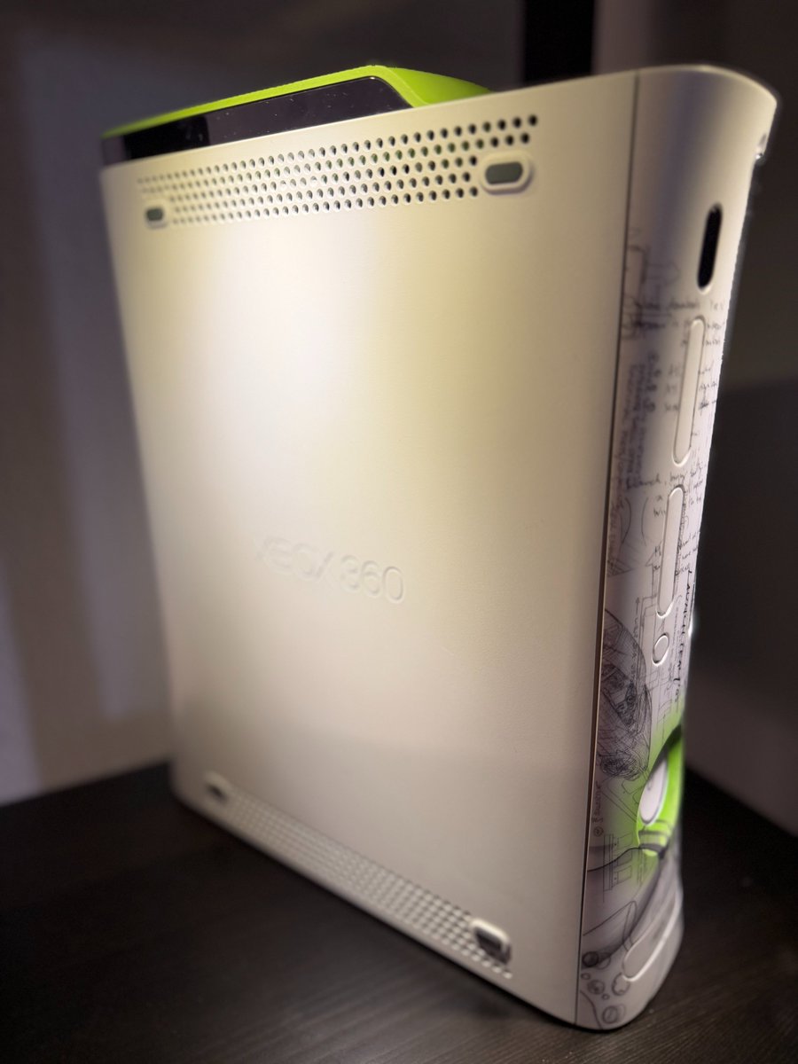 majornelson's tweet image. Later this month marks the 20th anniversary of kicking off the HD era with the launch of Xbox 360. Helping build, ship and launch this console was one of the most magical professional moments of my career.

Here, for the first time...are photos of my launch console that each team…