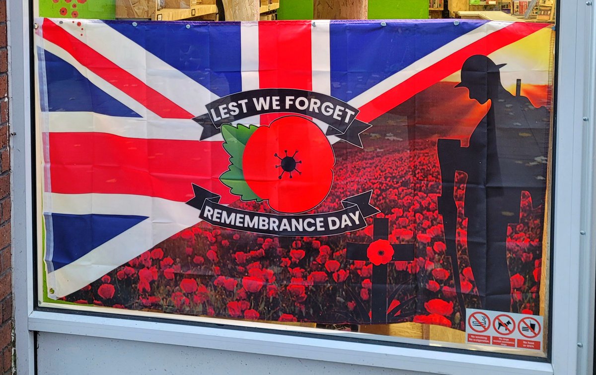 LillianKLogan1's tweet image. Wonderful Poppy Flag for Remembrance Day in window of Oxfam, Charity shop  Didsbury, Manchester

#RemembranceDay  #Poppy #Oxfam #Charity #Didsbury #Manchester