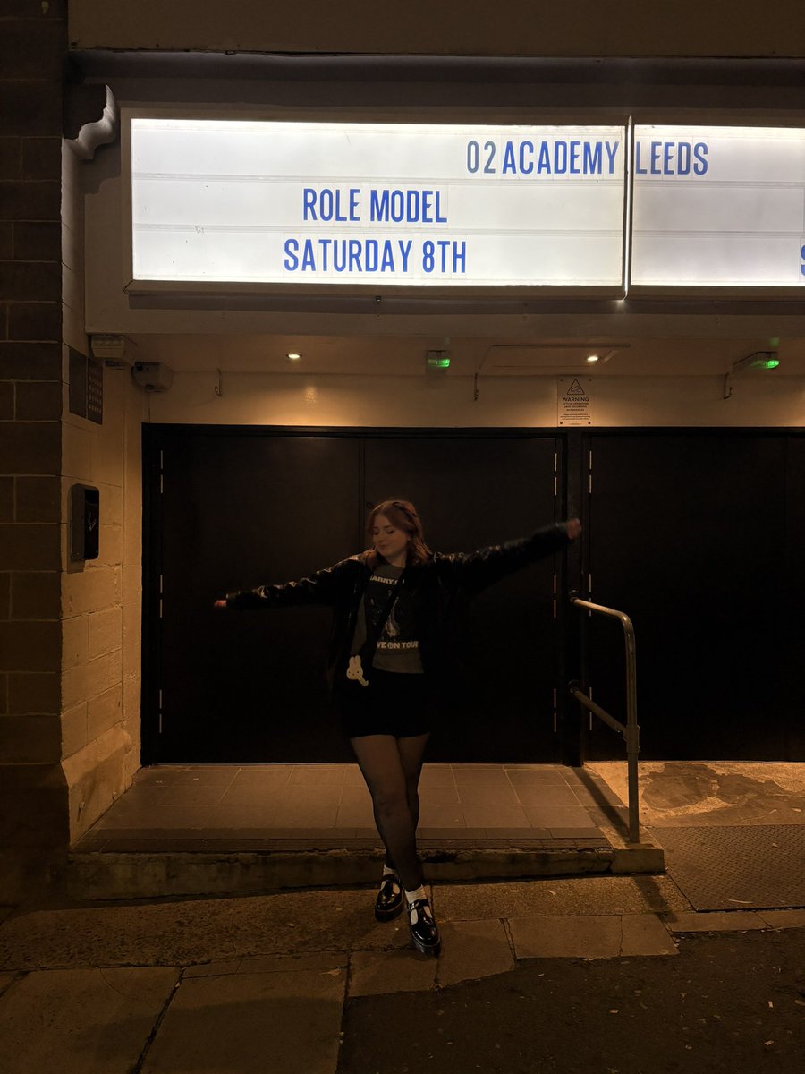 svnflowerliv's tweet image. missing last night already :(