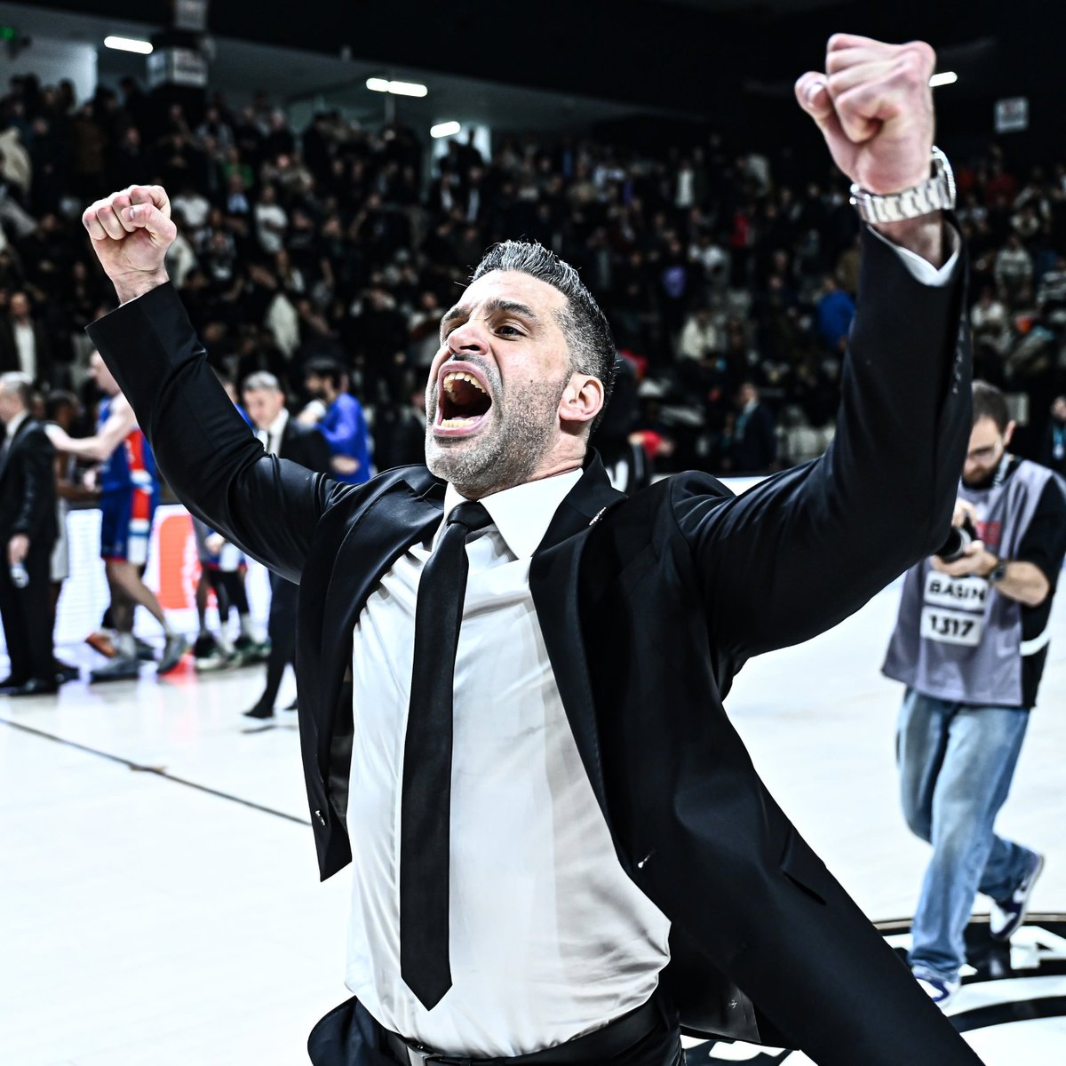 Nikø Mannelik tweet media