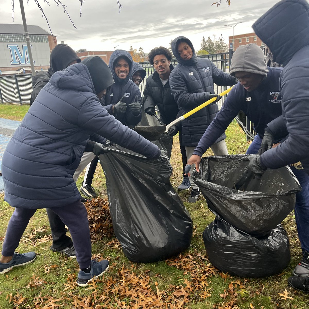 Spent our off day getting our athletics facilities ready for the winter (and our game this weekend 🤩)!

#BlackBearNation | ⬆️