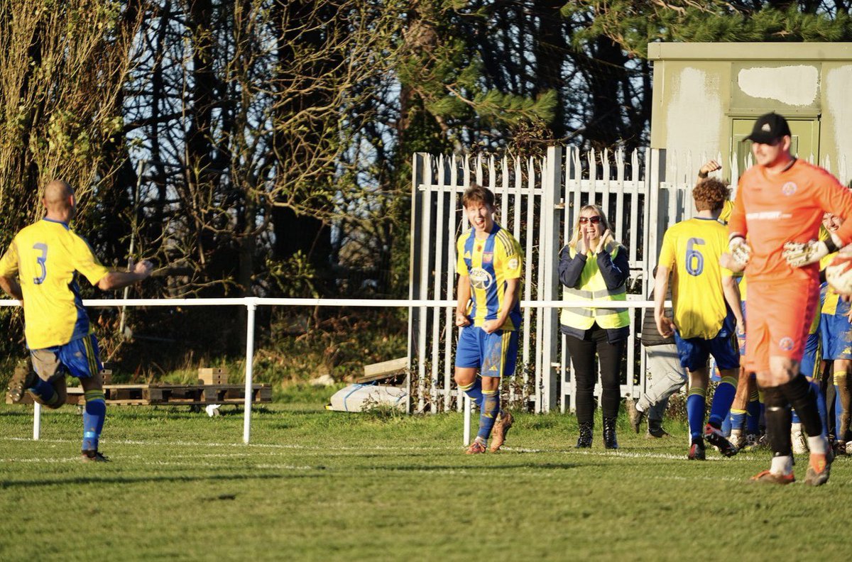 leonatkins tweet media