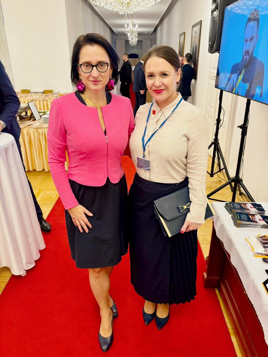 Bratislava: s <a href="/GudrunKugler/">Gudrun Kugler</a>, právničkou, teoložkou a členkou rakouského parlamentu. Gudrun se krom jiného zabývá perzekucí křesťanů, což je téma, které se objevuje napříč historií a je třeba se mu v každé době postavit.
Těším se na budoucí spolupráci! 💪