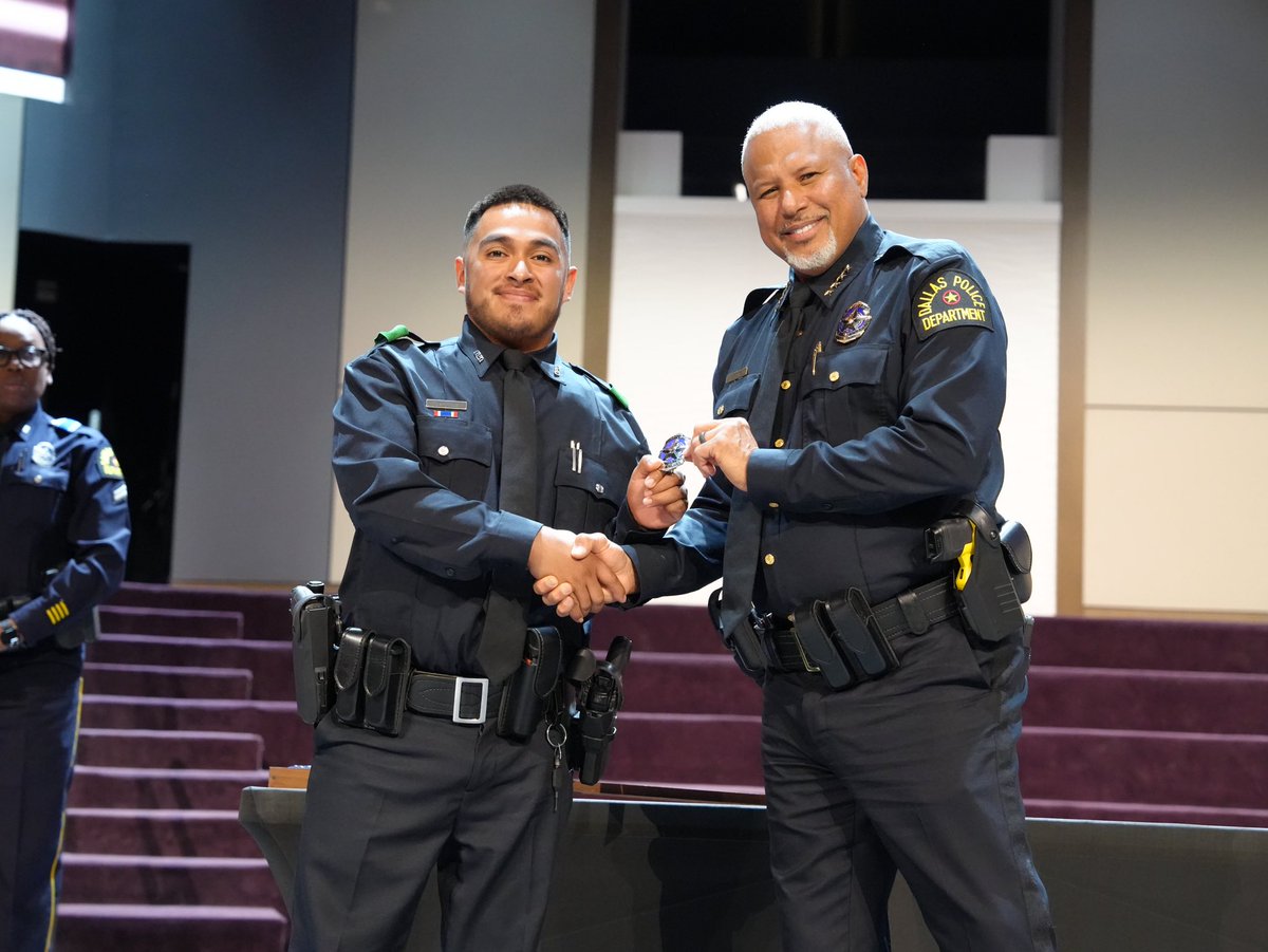 KBTDallasCM's tweet photo. 🎓👏 Congratulations to the @DallasPD ’s Recruit Class 404 on your graduation! Your hard work, dedication, and commitment to serving our community are truly inspiring. Welcome to the DPD family — we’re so proud of you all. 💙 #DallasPD #Class404 https://t.co/qLuAtk8MYn