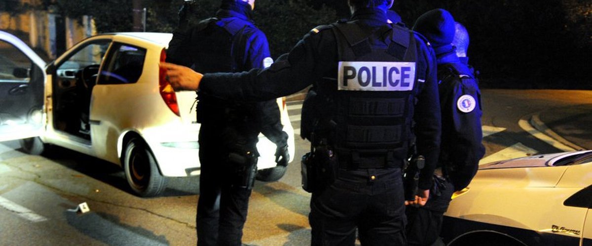 faitdivers_news's tweet image. 🚨 Fait divers:  À Cayenne, une femme de 26 ans a été placée en garde à vue pour avoir mortellement poignardé son conjoint lors d&apos;un différend familial.

📰 Source : ladepeche.fr - Plus d&apos;infos⤵

#cayenne #justice #gardeavue #faitsdivers