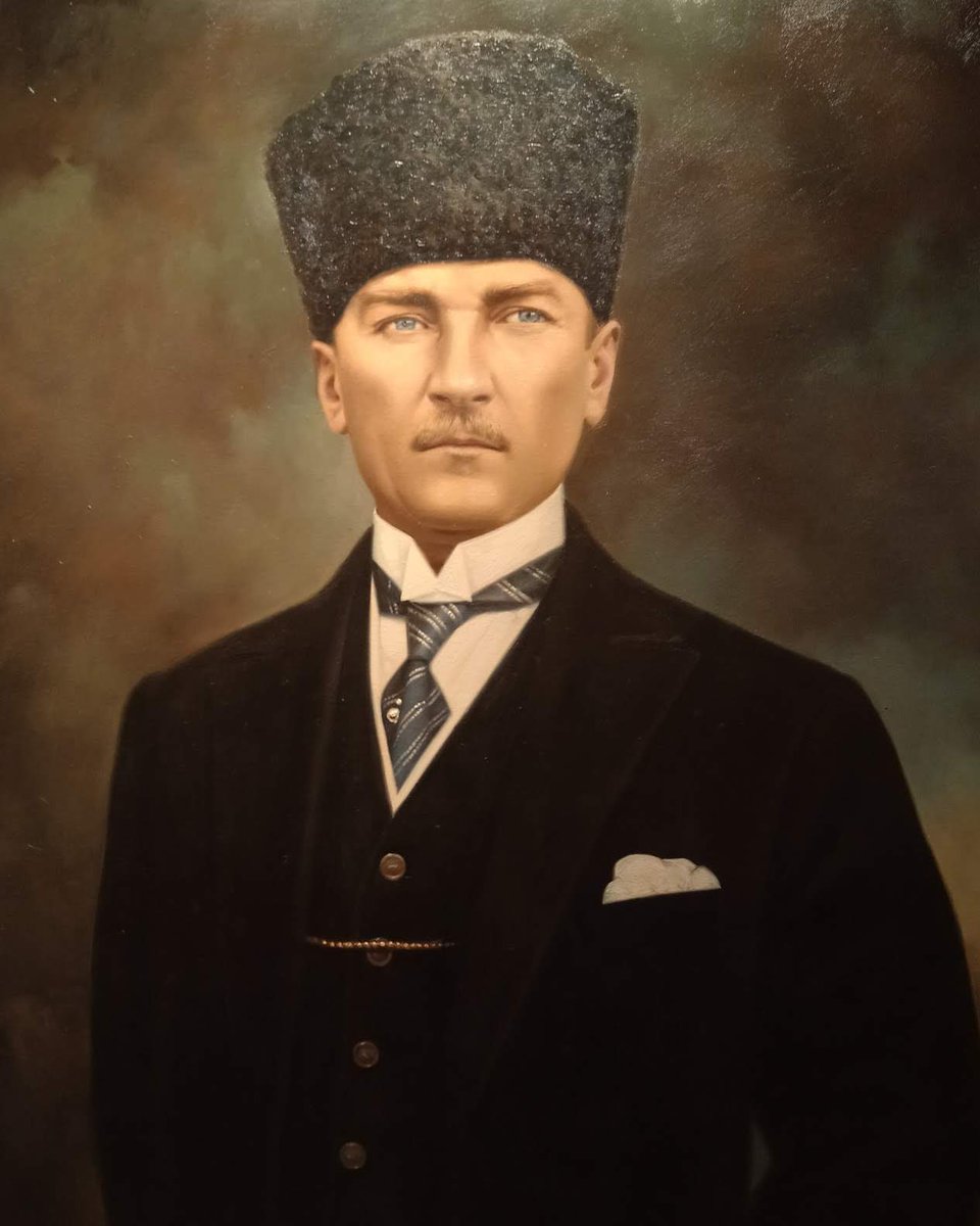 Kurtuluş Savaşı’nın önderi, Türkiye Cumhuriyeti’nin kurucusu, tüm dünyaya örnek olan büyük devlet adamı Gazi Mustafa Kemal Atatürk’ü, ebediyete intikalinin 87. yılında saygı, rahmet ve giderek büyüyen bir özlemle anıyorum.Ruhun şad mekanın cennet olsun.