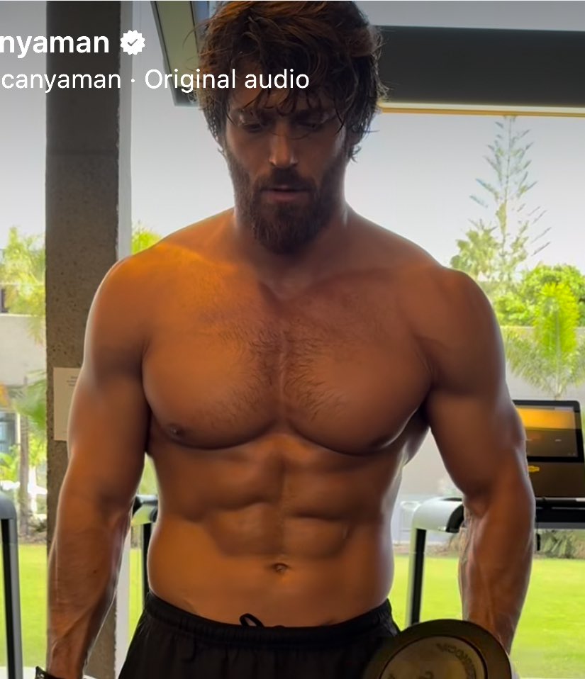 #CanYaman is in Absolutley top shape. He was gifted by Gods to have the perfect symmetry in his body
