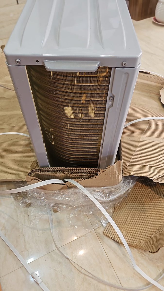 atiqsayed's tweet photo. @amazonIN I ordered a brand new IFB AC via Amazon from seller Dawntech. What I received was a used, dusty, previously installed product. Even the installation guy confirmed it was old.
I raised a return immediately. AC was picked up 3 days ago. still NO REFUND. https://t.co/Na7TdI0DyS