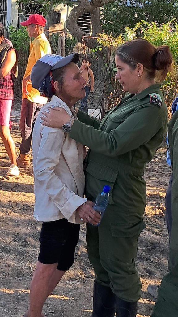 FJ_Pichon's tweet photo. Visitar las zonas afectadas por #HuracánMelissa en 🇨🇺 te marca. Más allá de las cifras, está la tragedia humana en el rostro de las personas: familias que lo perdieron todo, comunidades aisladas por las aguas, una incertidumbre palpable. Es abrumador. https://t.co/P4USoCydpZ