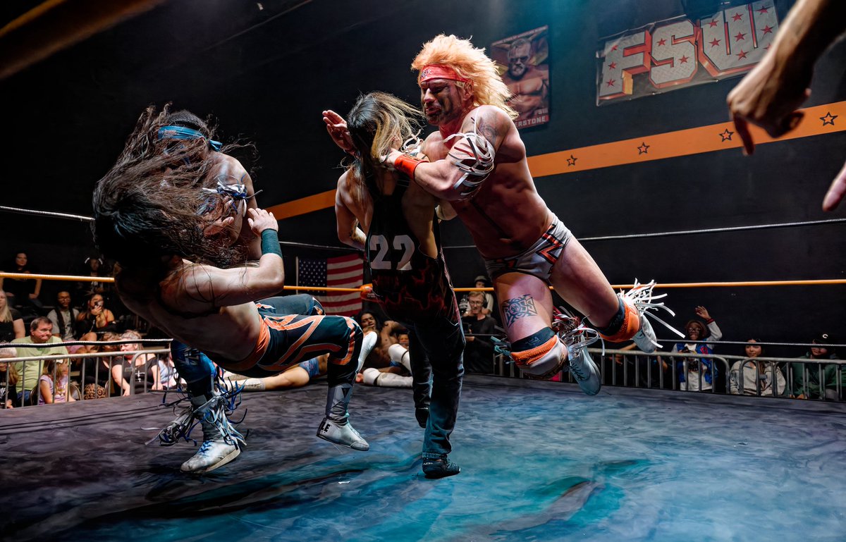 danger___ross's tweet photo. When the lights shine brightest, call that a Power Surge ⚡️☣️ #Headline @LiveWire_C
📸 @TheBionicScoop
•
•
•
#prowrestling #wrestling #lasvegas #nevada #WWE #AEW #NJPW #FSW #FutureStarsofWrestling #bodybuilding #powerlifting #LiveDanger #BoomBoomFirepower https://t.co/R28DpKvMlN