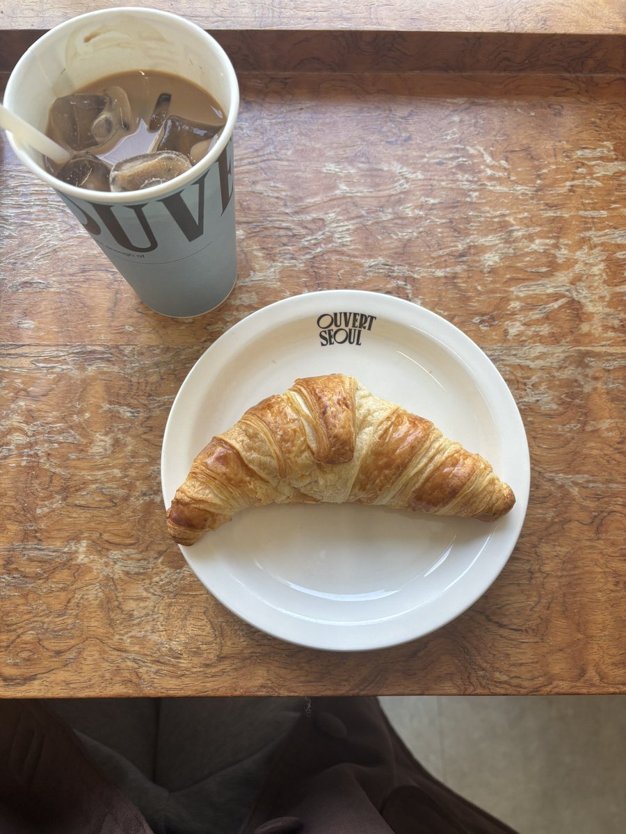 M41824229's tweet photo. 🥐☕️🍫 https://t.co/iONeB8L4zB