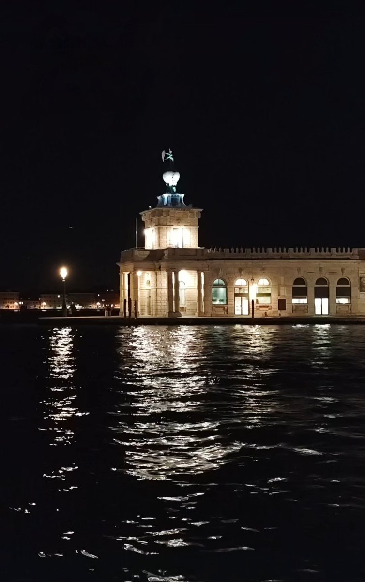 Notte bella amici...a domani 😘🫶❤️🥱