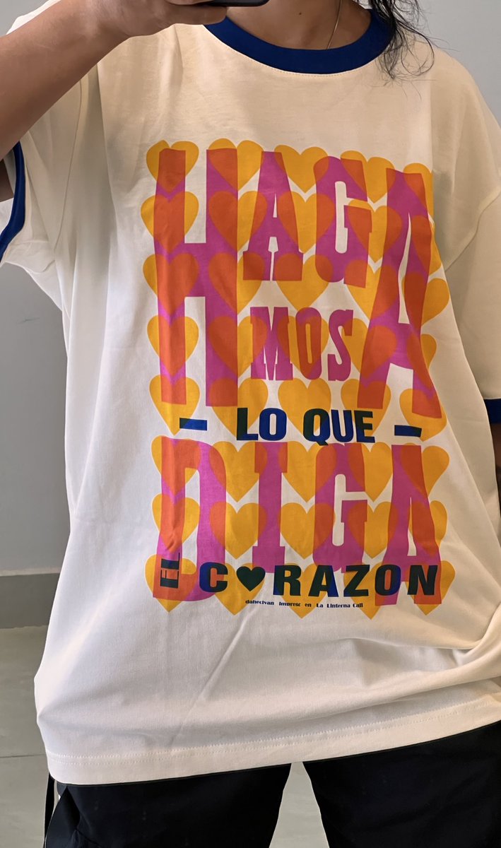 ByCosmica's tweet photo. Me compré la camiseta más chimbita del mundo y no pienso discutirlo con NADIE https://t.co/olz7RdLwtl