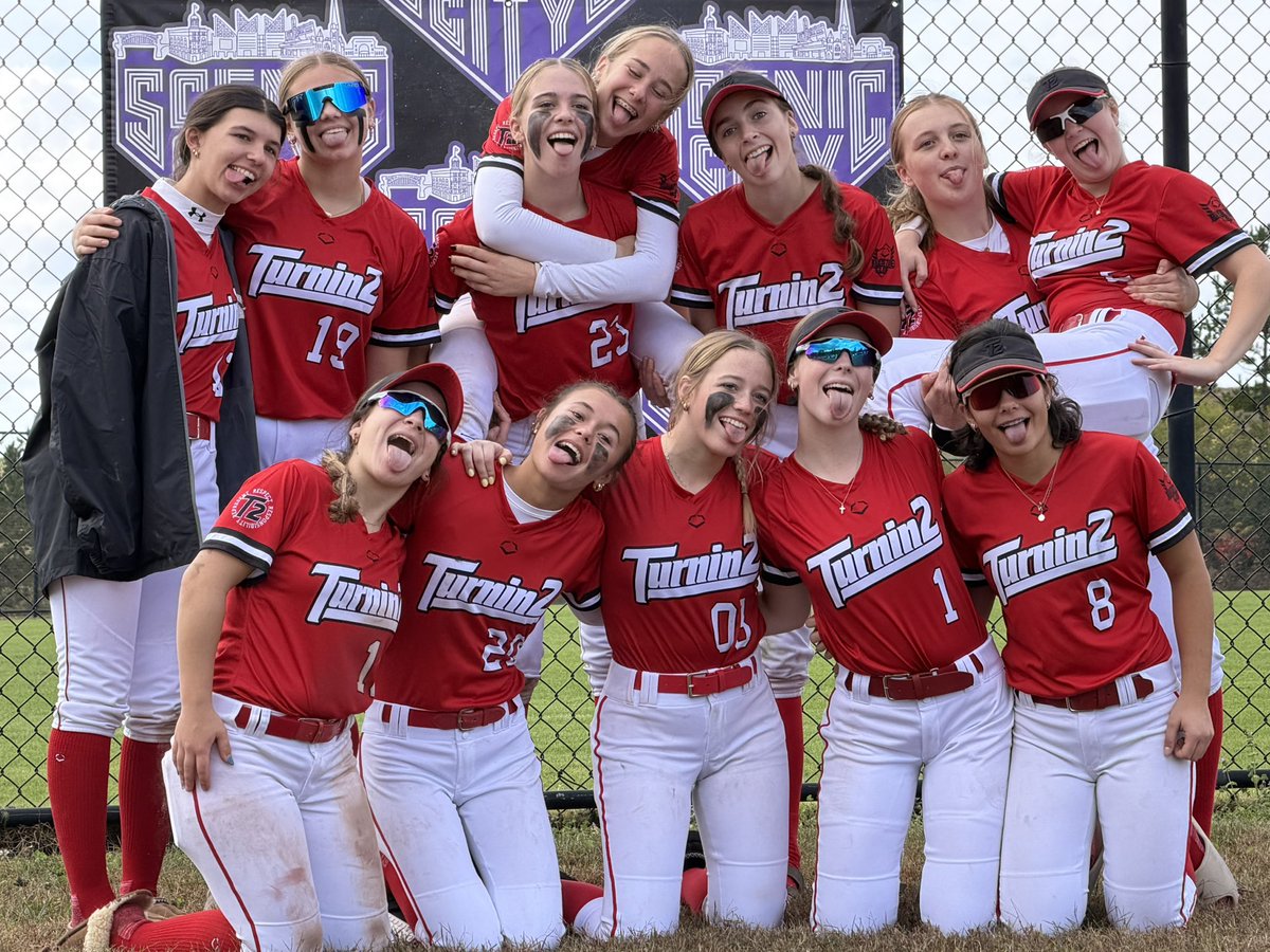 Turnin2Fremont's tweet photo. What a weekend at Scenic City! The girls’ bats were blazing!  8 girls with batting averages over .300!  Ended up 5-1-1!
Batting leaders:
Molly Lehman .667
@emmabarr2028 .647
@MorganThimm28 .545
Team avg .381
Pitching: 
@MorganThimm28 1.05 ERA 34SO 20IP
@ConnectSports_ https://t.co/XgUwV1VmBi