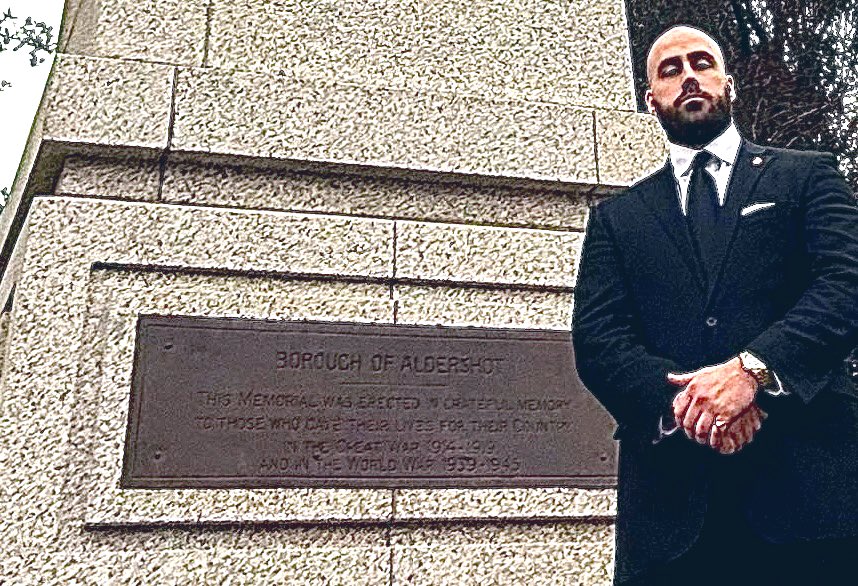 That is not the Cenotaph. 

Do you know how I know?

Because the memorial plaque says ‘Borough of Aldershot’. 

You absolute grifting shyster.