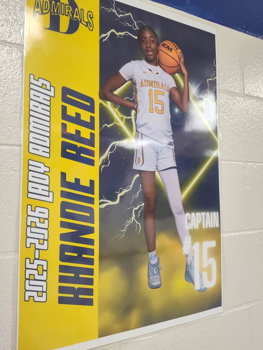 Why choose when you can BOTH???
#KhandieLove #GoAdmirals 🤸🏾‍♀️🏀💛💙