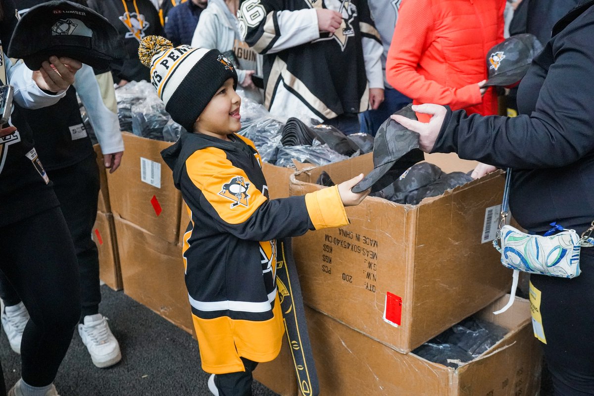 penguins's tweet photo. Hats off to our heroes🇺🇸

We are proud to share that every fan at our Military Appreciation Game today received a camo hat, courtesy of 84 Lumber! https://t.co/D7eMwAwOO4