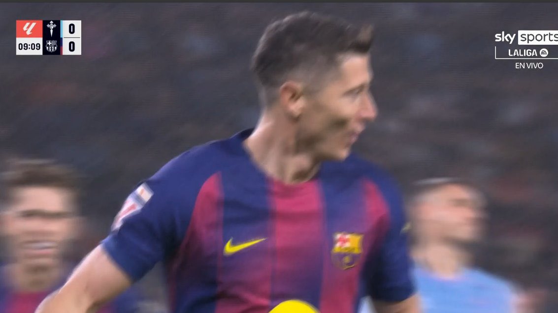 Celta vigo 0️⃣-1️⃣ Barcelona 
9’⚽️ Lewandowski 
#Laliga #CeltaBarça #TFHub