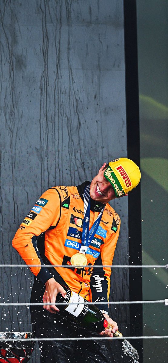 F1WallpaperHQ's tweet photo. 📱🥇 RACE WINNER WALLPAPERS 🥇📱

@LandoNorris | #BrazilGP 🇧🇷 https://t.co/61VthgAabt