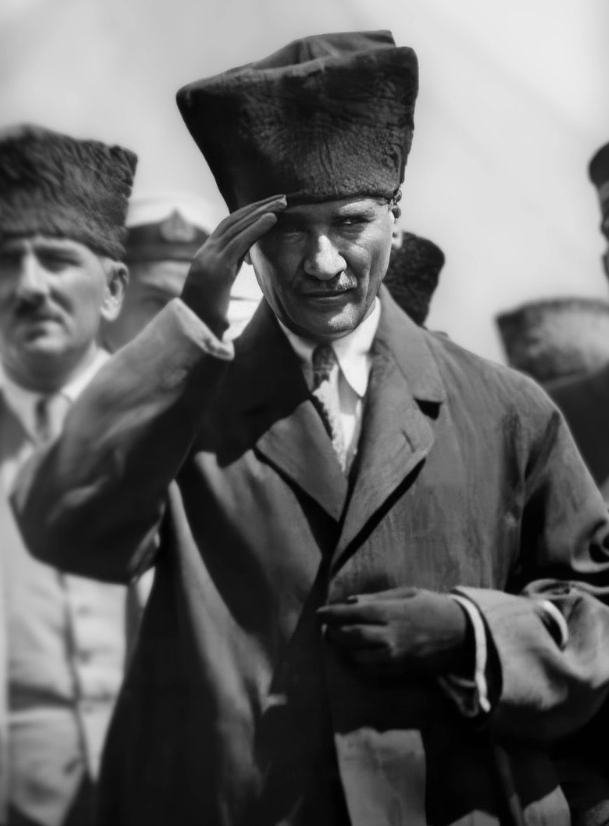 "Bir tek dileğim var. Ben öldükten sonra beni millete unutturmasınlar.

O kadar sevdiğim milletin beni unutması ruhum için en acı bir azap olur."