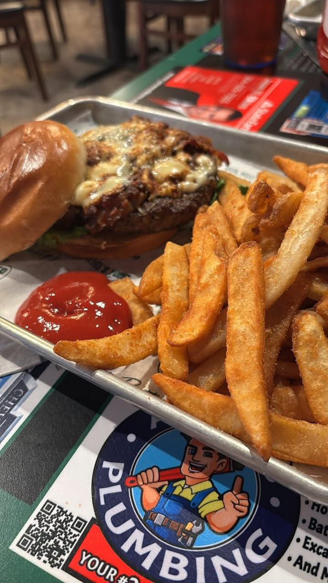 crazw3's tweet image. Scrimmages are meant to find out what it takes to succeed. 1sr scrimmage against Fairland Lady Dragons plus some food at @FatPattys on campus at Marshall’s University @AddisonEdgin00