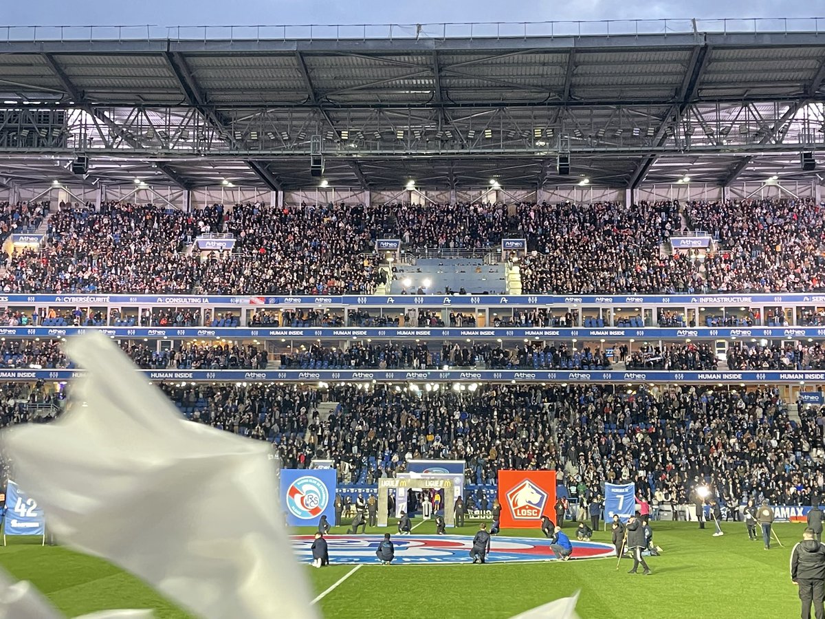 esteban067's tweet image. Cette Meinau ce soir... des frissons. Et arrêtez de siffler constamment nos UB 🙏 #RCSALOSC