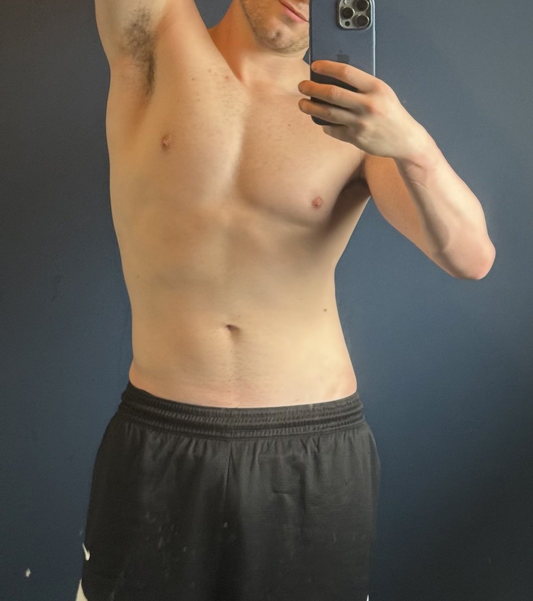 thws2003's tweet photo. Only reason I go to the gym is for the mirror selfies after https://t.co/ybvJbRWGDp