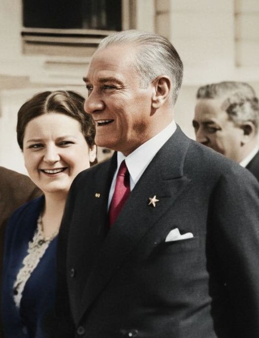 "Beni Hatırlayınız" demiştin.. Biz seni Hiç unutmadık ki Atam 🖤🧭♾🇹🇷 

#Atatürk #10Kasım1938