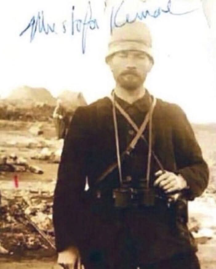 Türkiye Cumhuriyeti'nin kurucusu,Ulu Önder Gazi Mustafa Kemal Atatürk ... Kartal bakışlım...
Ruhun şad olsun
🇹🇷🇹🇷🇹🇷
 #10kasımdeğilsonkasımakadar