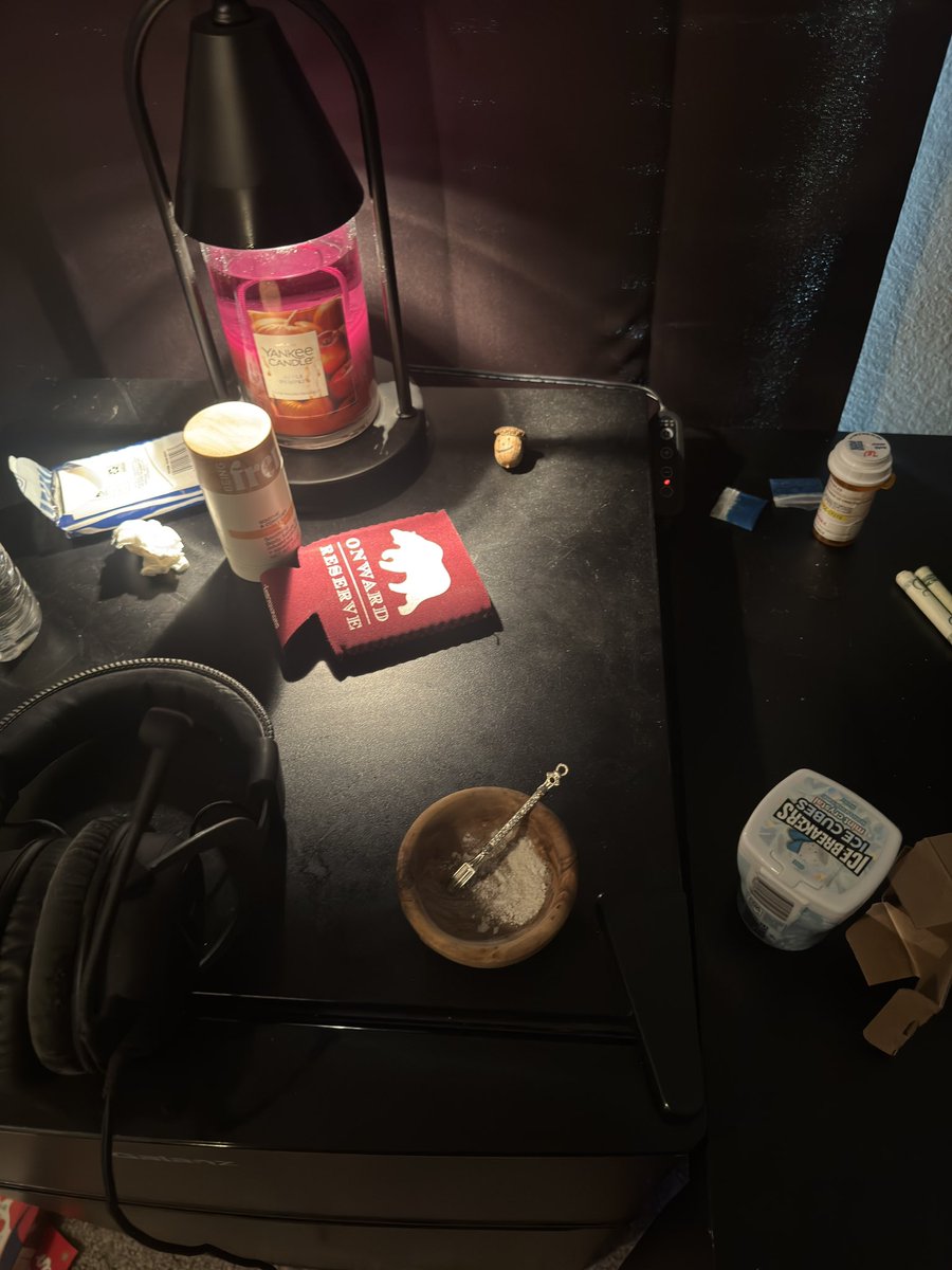 HugoGoldenbloom's tweet image. Blow bowl for the win ? #packet