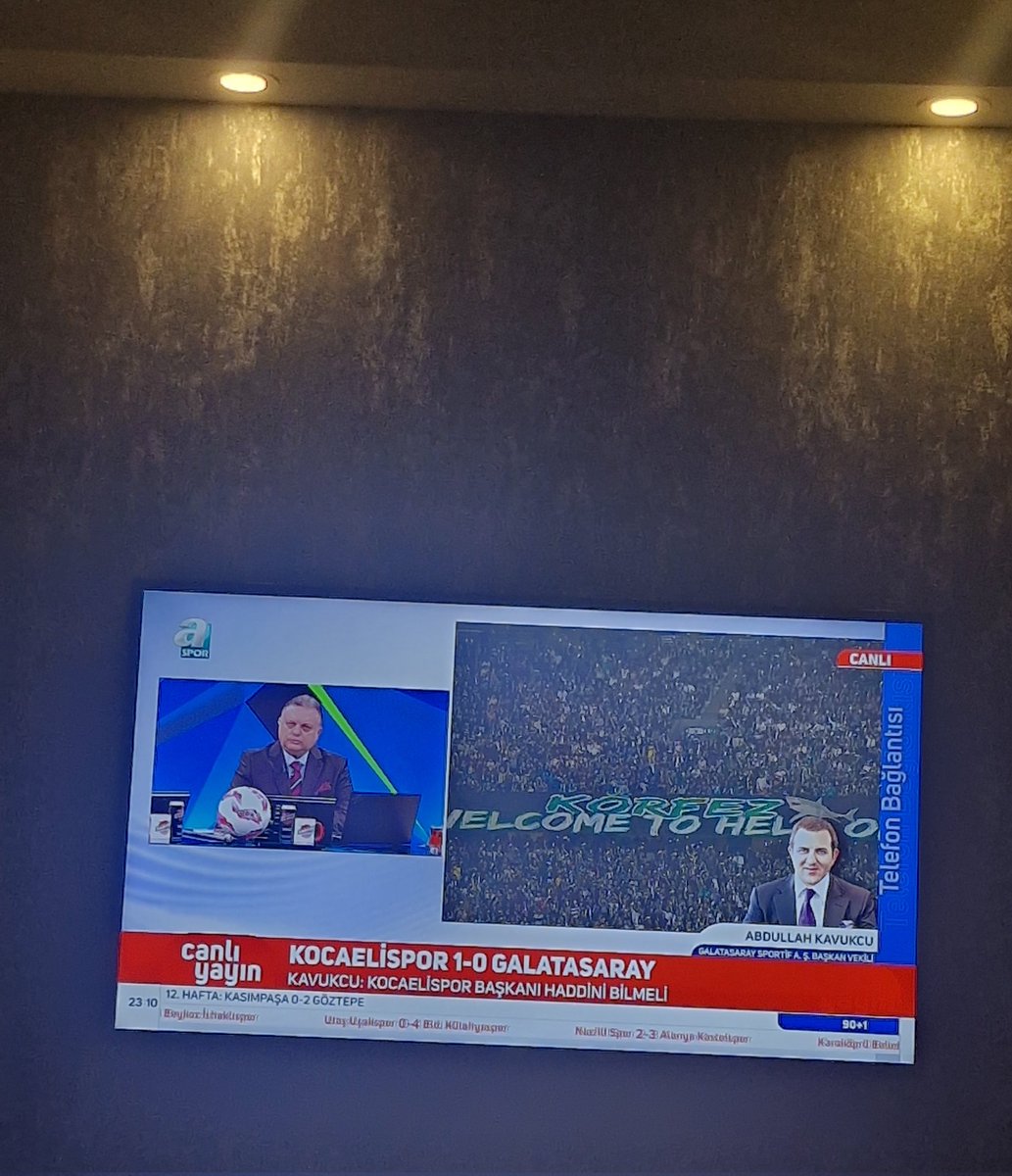 Abdullah Kavukcu denen galatasaray başkanvekiline bayağı dokunmuş ki tv'ye canlı yayına bağlanıyor.Yanlış mı konuşmuş Recep Durul?Yıllarca kollamadılar mı İstanbul takımlarını?97'de cumhurbaşkanlığı kupasını Kocaelispor'dan nasıl bir penaltıyla aldınız?Hala algı peşindeler.