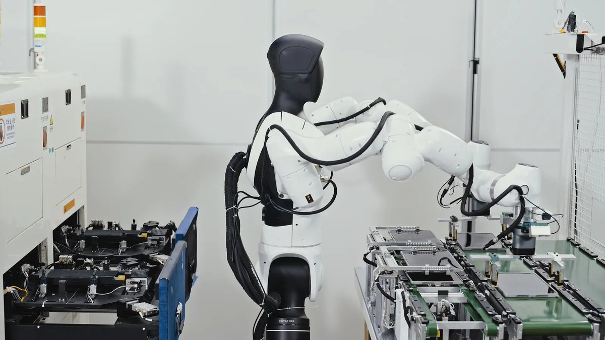 Roba_Labs's tweet photo. AgiBot: 10-minute upskill

Robots learn tasks in minutes, not months.

Human teleop and reinforcement learning enable faster factory changeovers and flexible production.

If it scales, the assembly line will never be the same. https://t.co/2G4eclDdn2