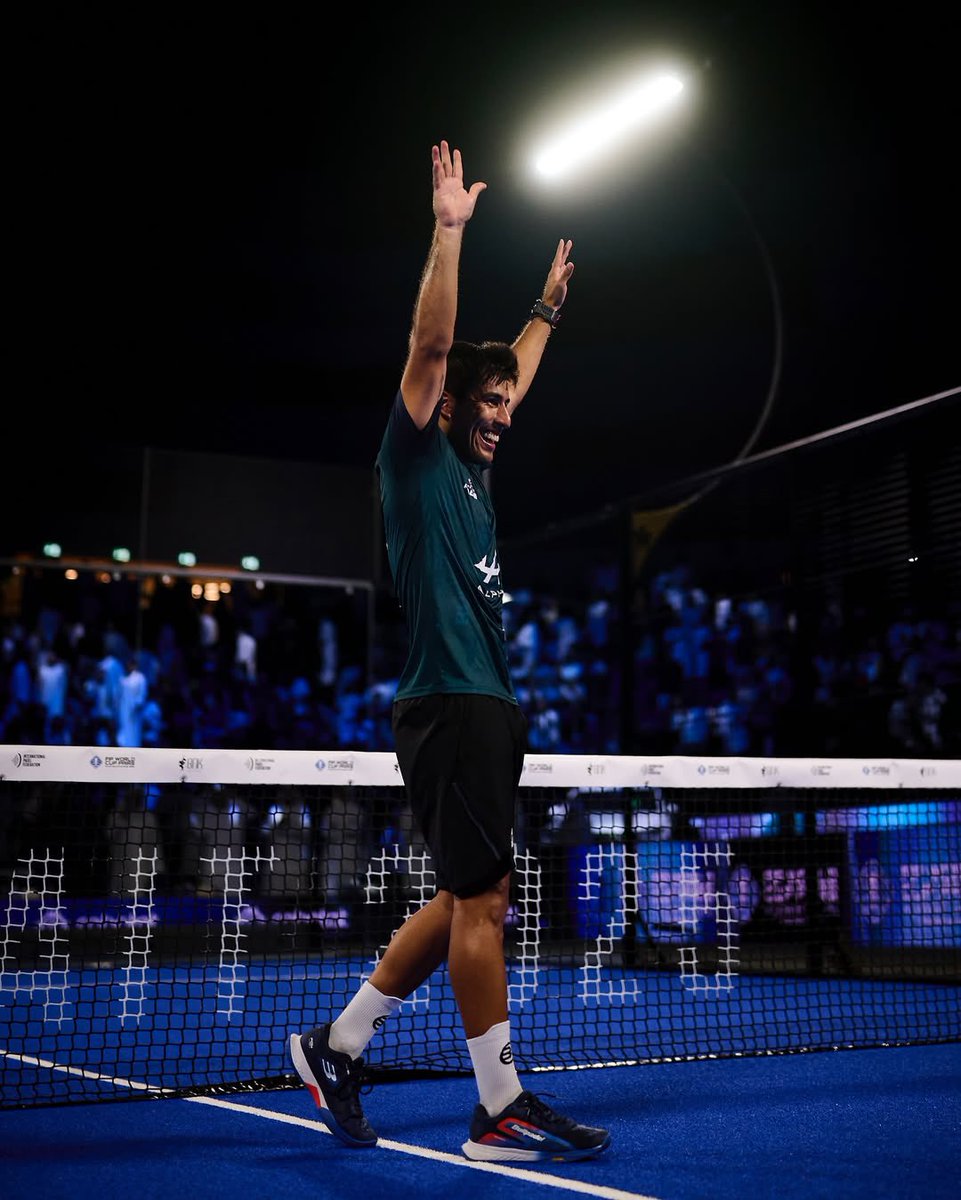 ¡CAMPEONES DEL MUNDO! 🌍 

👏 Felicidades equipo por otra semana inolvidable conquistando el FIP World Cup Pairs 2025.

👊🏻 Trabajo en equipo. Disciplina. Esfuerzo. Constancia.

#m3padelacademy #padel #m3