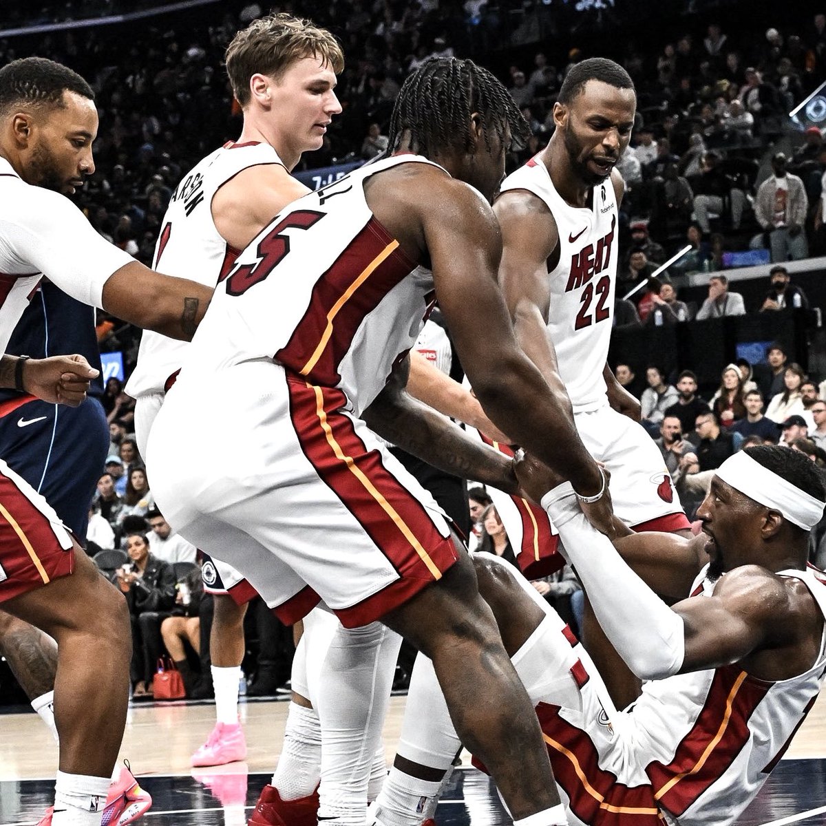 WadexFlash's tweet photo. Miami HEAT’s offense has been GENERATIONAL this season:

- only team to score 140+ PTS twice
- only team to score 86 PTS in a half
- only team to score 53 PTS in a quarter
- scored 135+ PTS 3 times
- scored 70+ PTS 4 times in a half
- scored 40+ PTS 4 times in a quarter

HISTORY. https://t.co/SS6a8uZtS0