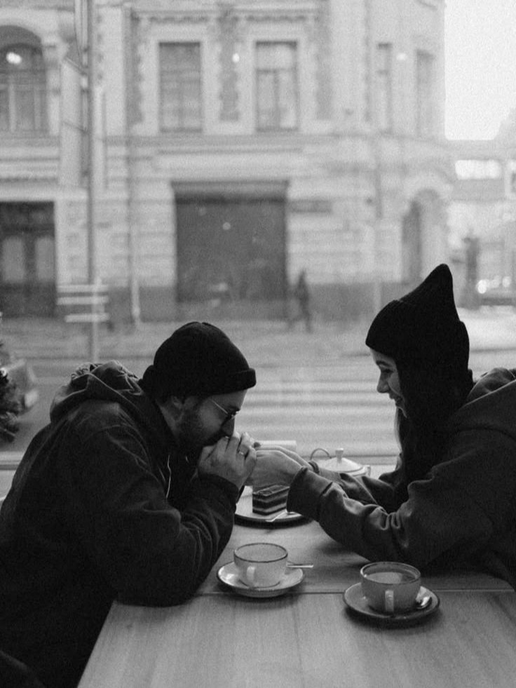 Eres el amor de mi vida, ese que llegó sin avisar y se quedó para siempre en cada latido de mi corazón.