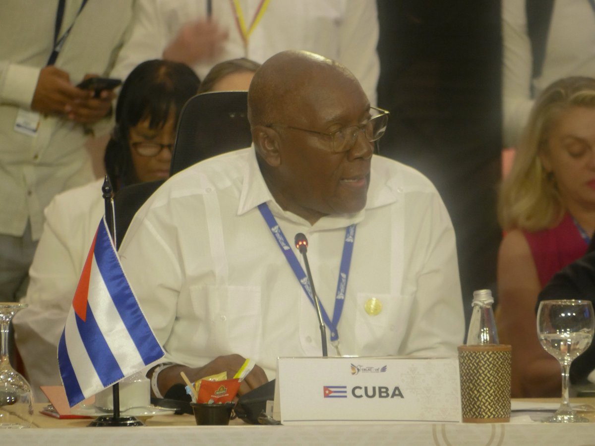 Vicepresidente #Cuba 
<a href="/SalvadorValdesM/">SalvadorVM</a>
 llamo a preservar América Latina y el Caribe como #ZonaDePaz, 
<a href="/DiazCanelB/">Miguel Díaz-Canel Bermúdez</a> 
<a href="/DrRobertoMOjeda/">Dr. Roberto Morales Ojeda</a> 
@Edelso