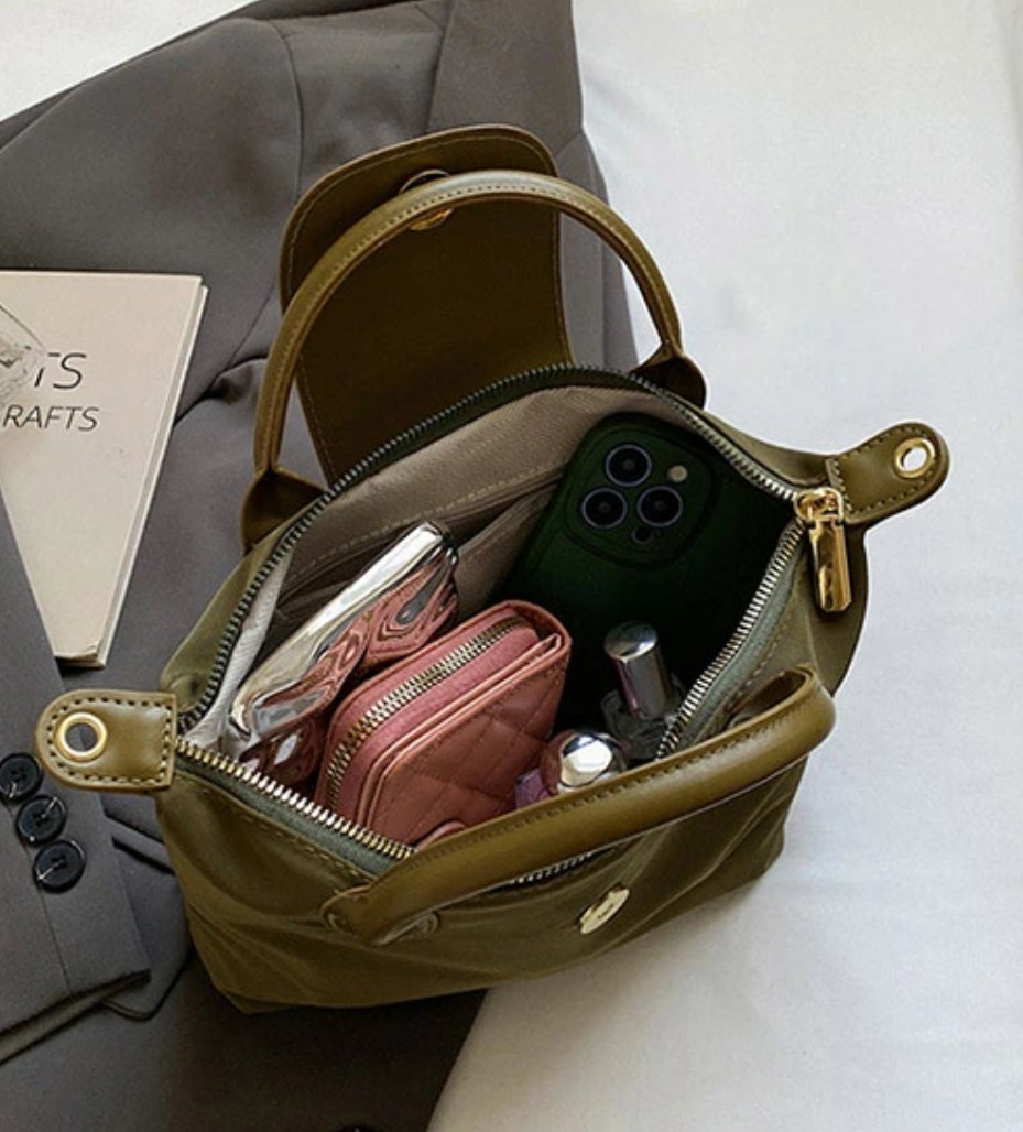 お値下げ不可⭐️ロンシャン それロンシャン？」って言われたけど実はプチプラ。軽くてコンパクト