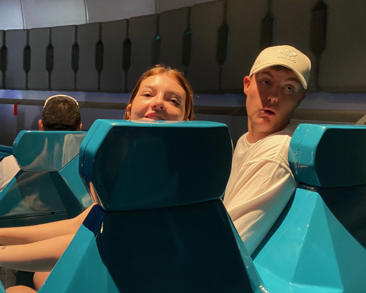 HiddenMicks_Net's tweet image. Some of our staff will be in @WaltDisneyWorld and @UniversalORL parks throughout December 🎅🏻

If you spot us, just say &apos;Hi, Hidden Micks&apos; to win a 12-month subscription to either resort! 

Please share with your friends, Santa has plenty to go around

⬇️ Download Hidden Micks now…