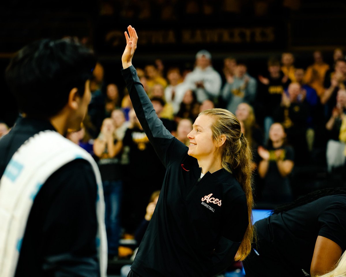 TheIowaHawkeyes's tweet image. Once a Hawkeye, Always a Hawkeye. 🤩

@davismolly14 x @IowaWBB